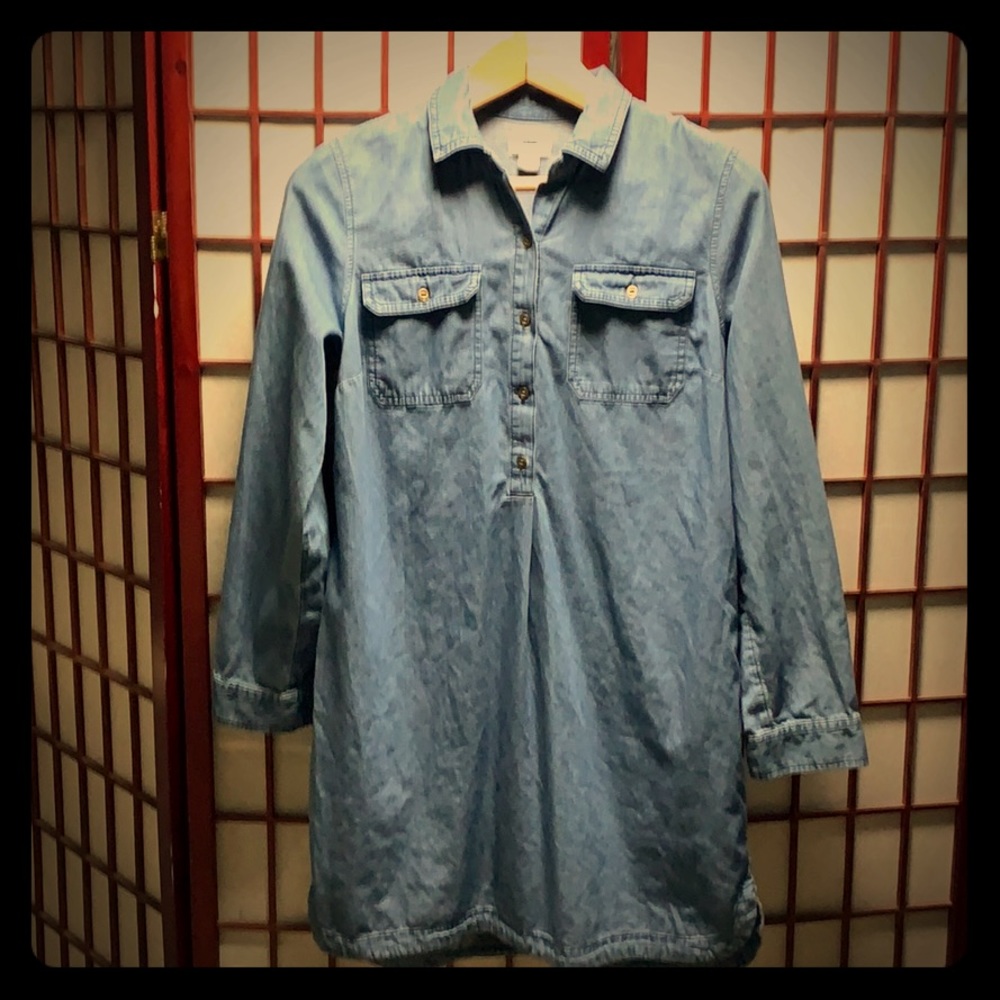 Old Navy Women’s medium button-up Jean shirt comfy